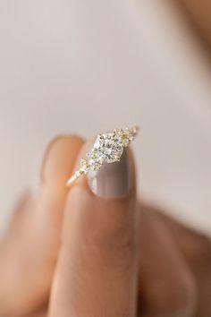 diamond-ring-thumb