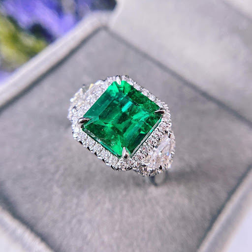 diamond-wedding-band-colored-gemstones