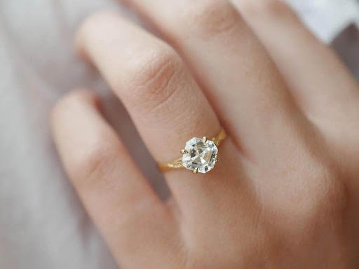 lab-grown-diamond-engagement-rings-perfect-ring