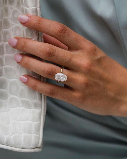 oval-cut-diamond-rings