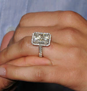 9 carat diamond ring real size on hand