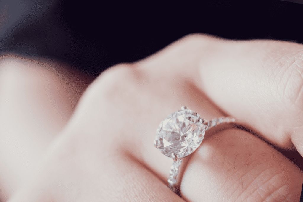 big round diamond ring